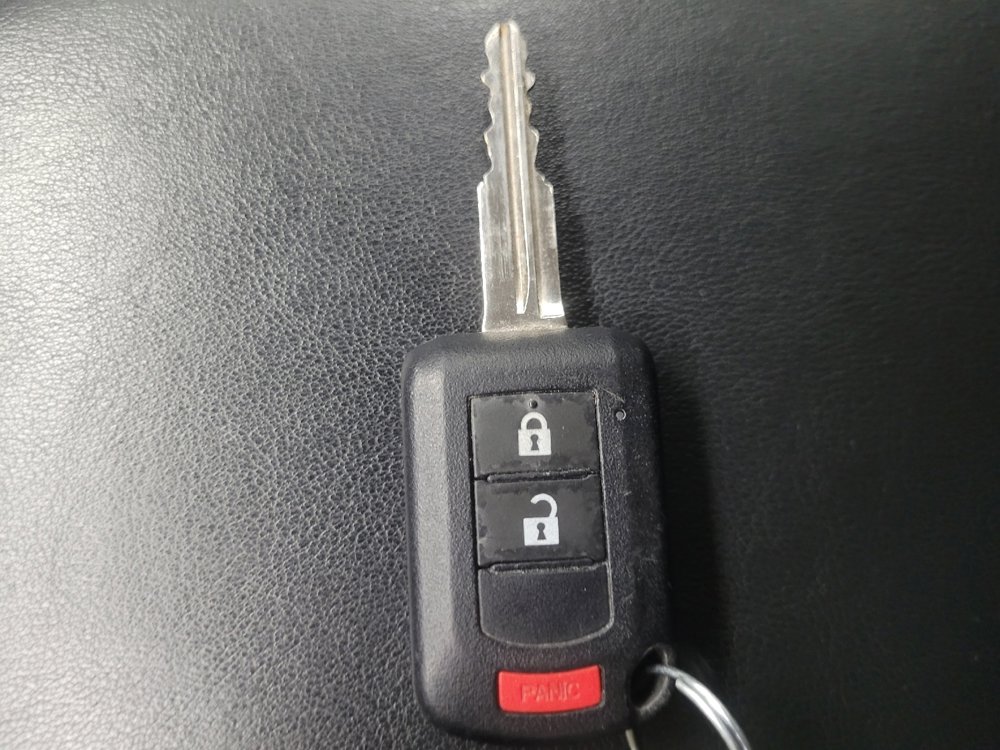 Used 2019 Mitsubishi Outlander SE image 32