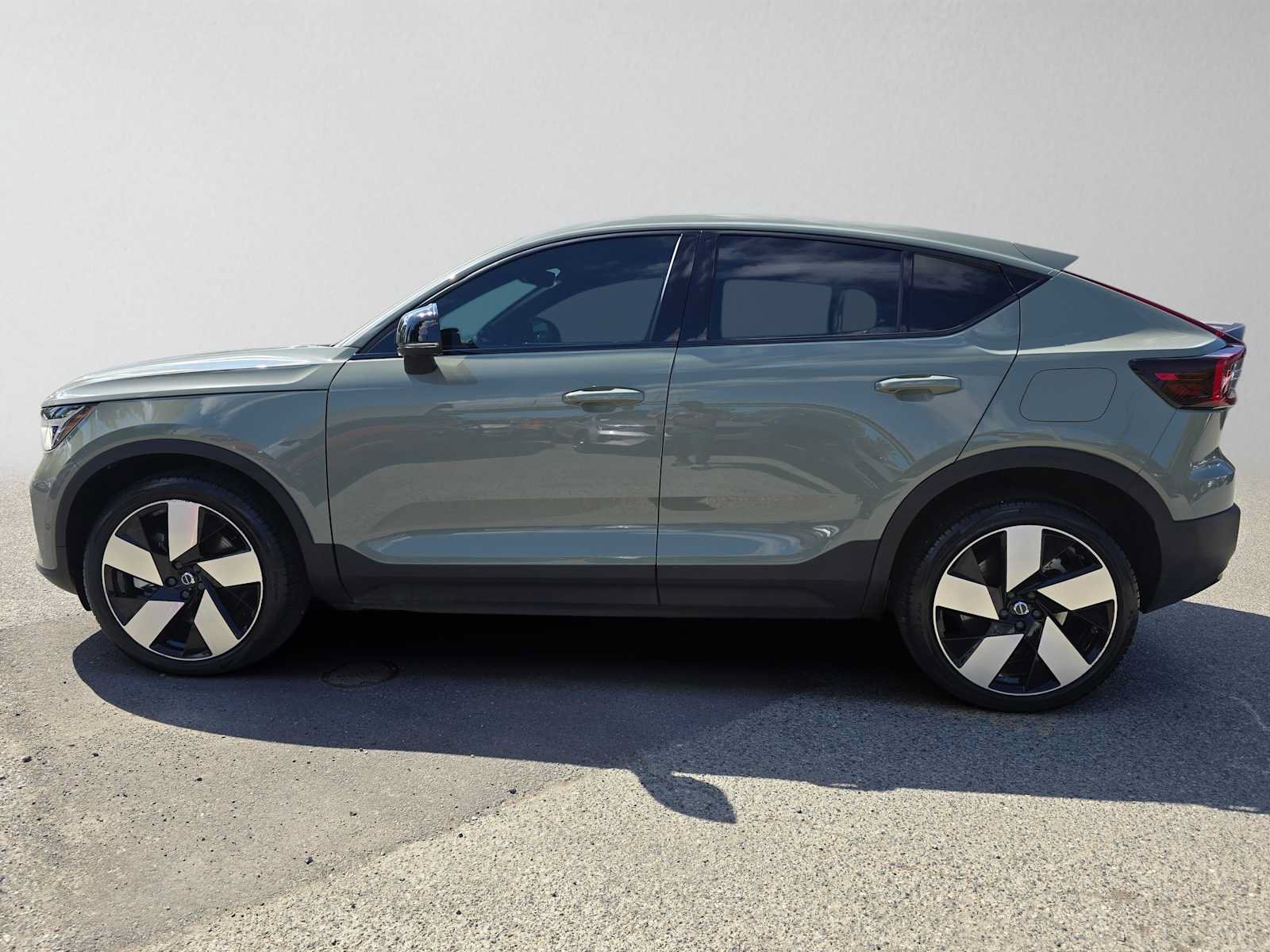 Certified 2023 Volvo C40 P8 Recharge Plus w/ Climate Package AWD/4WD image 7