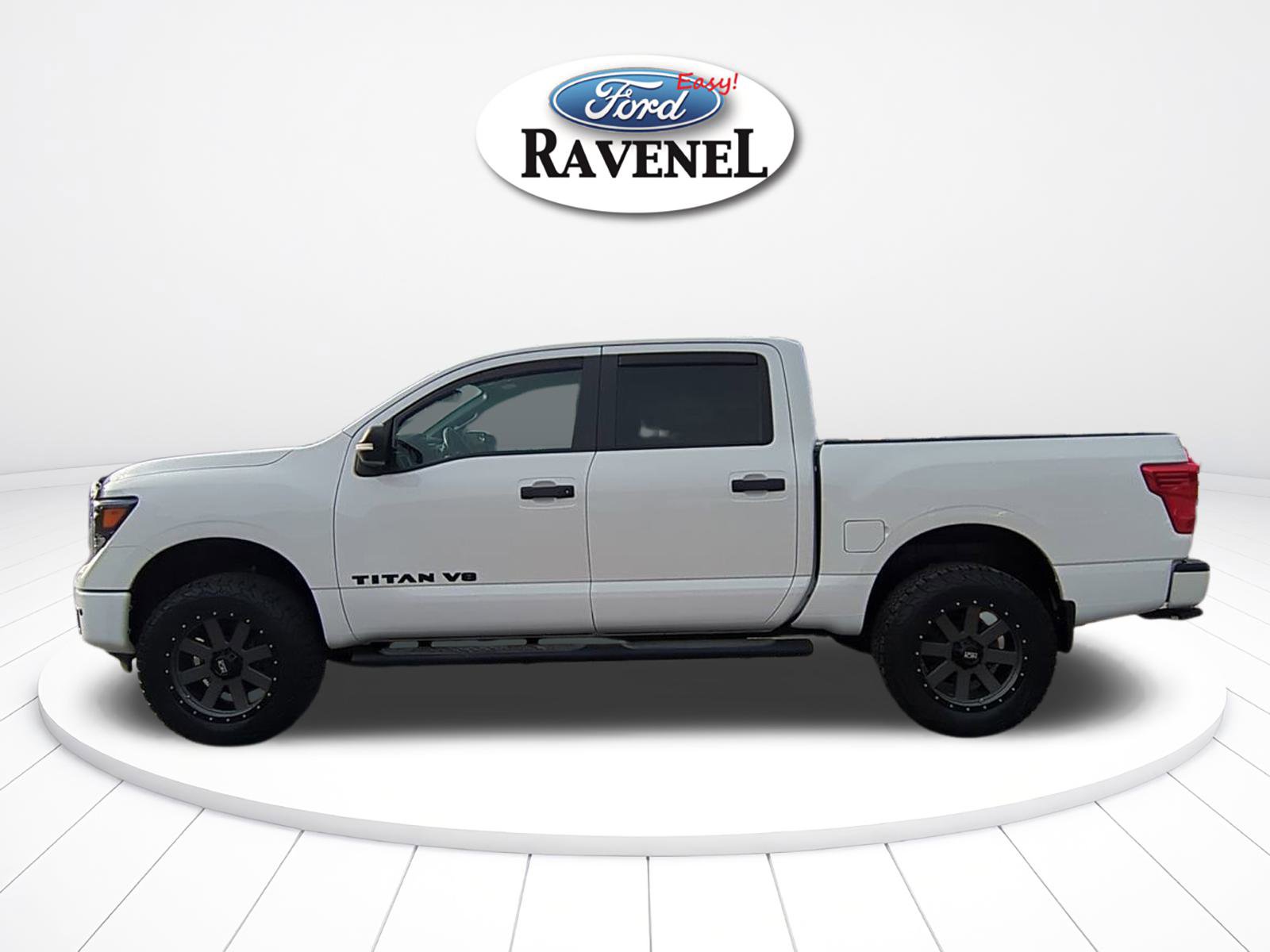 Used 2019 Nissan Titan SL w/ Midnight Edition image 7