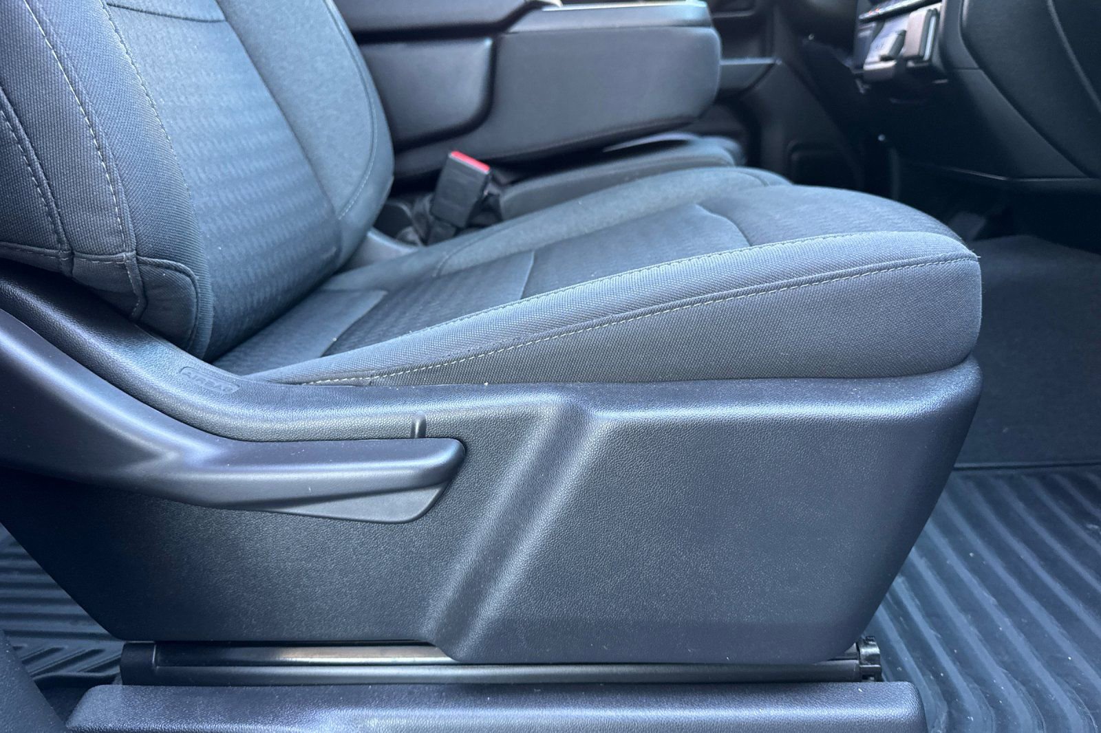 Used 2022 Chevrolet Silverado 1500 Custom image 23