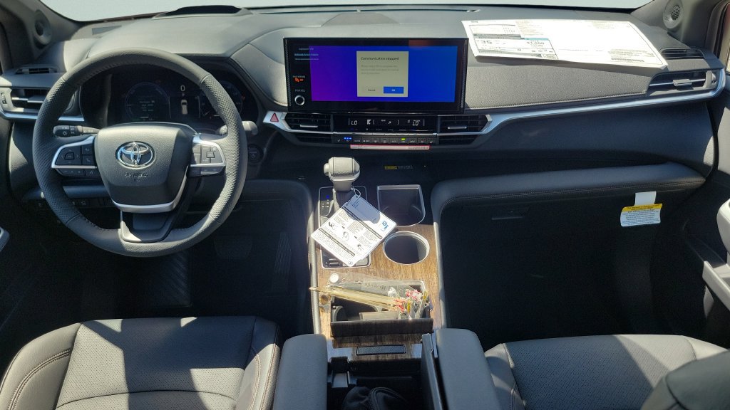 New 2026 Toyota Sienna Platinum AWD/4WD image 11