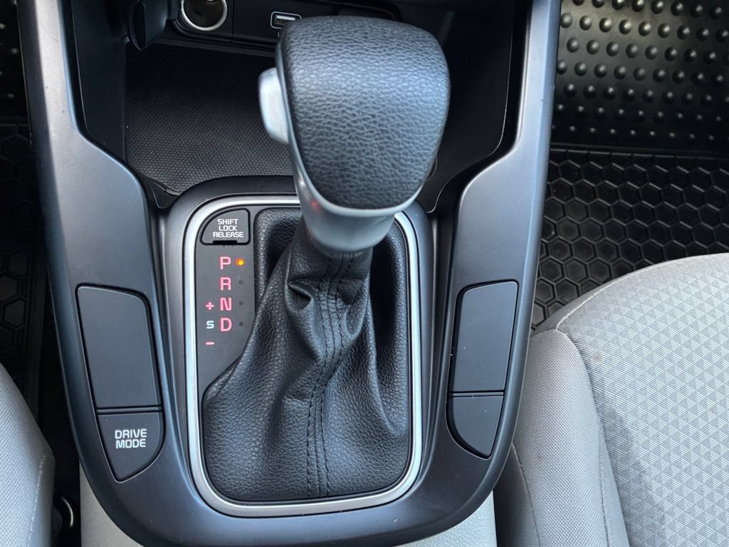Used 2022 Kia Soul LX FWD image 10