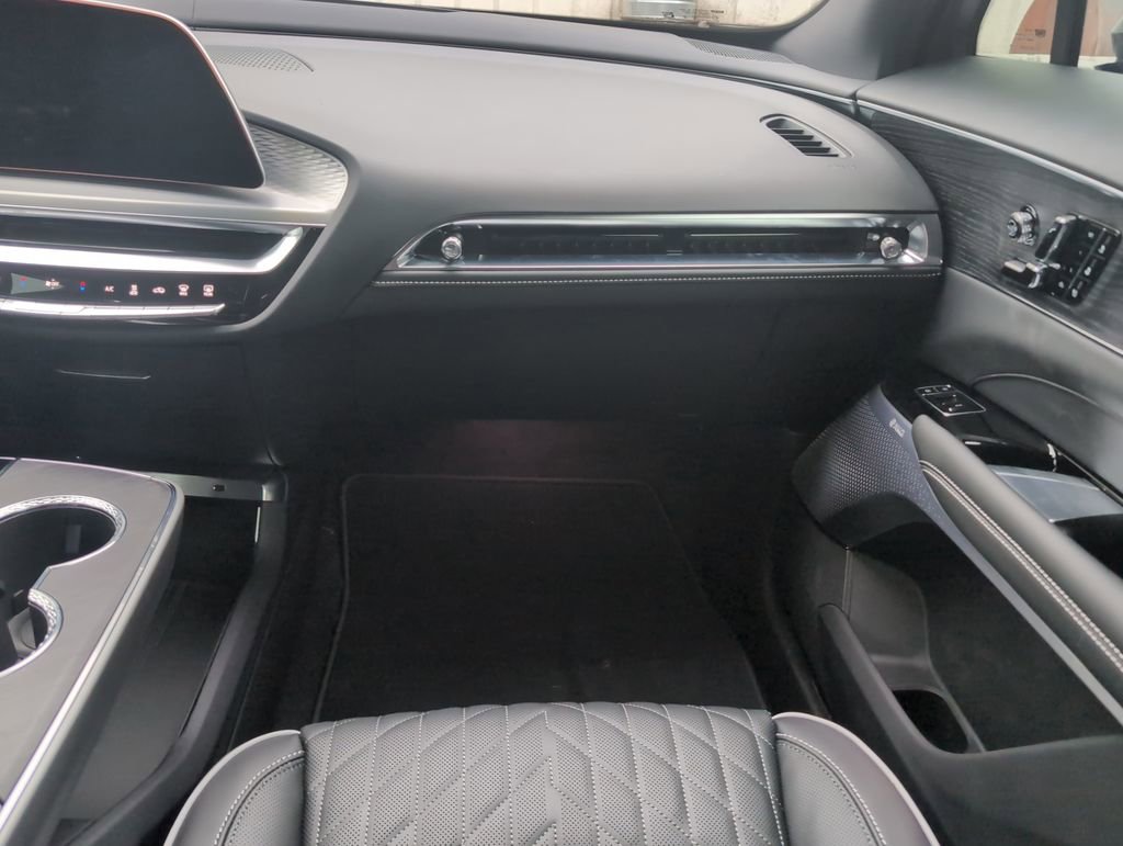 New 2026 Cadillac Lyriq V image 26