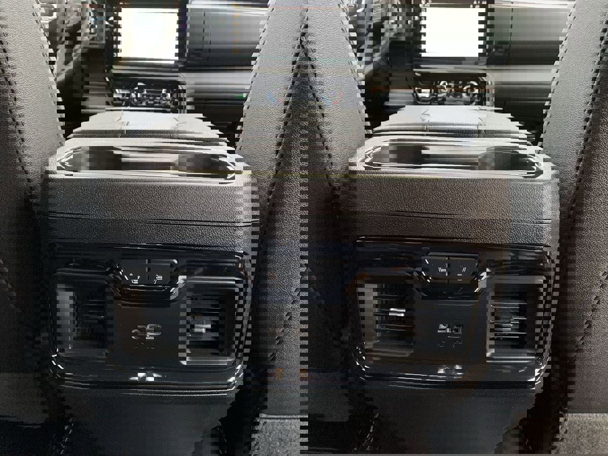 Used 2024 GMC Sierra 1500 AT4 w/ Technology Package image 36