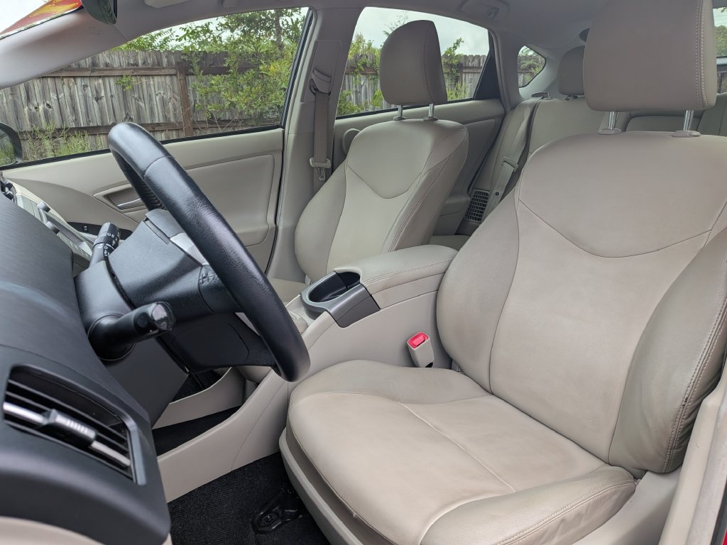 Used 2013 Toyota Prius Four FWD image 12
