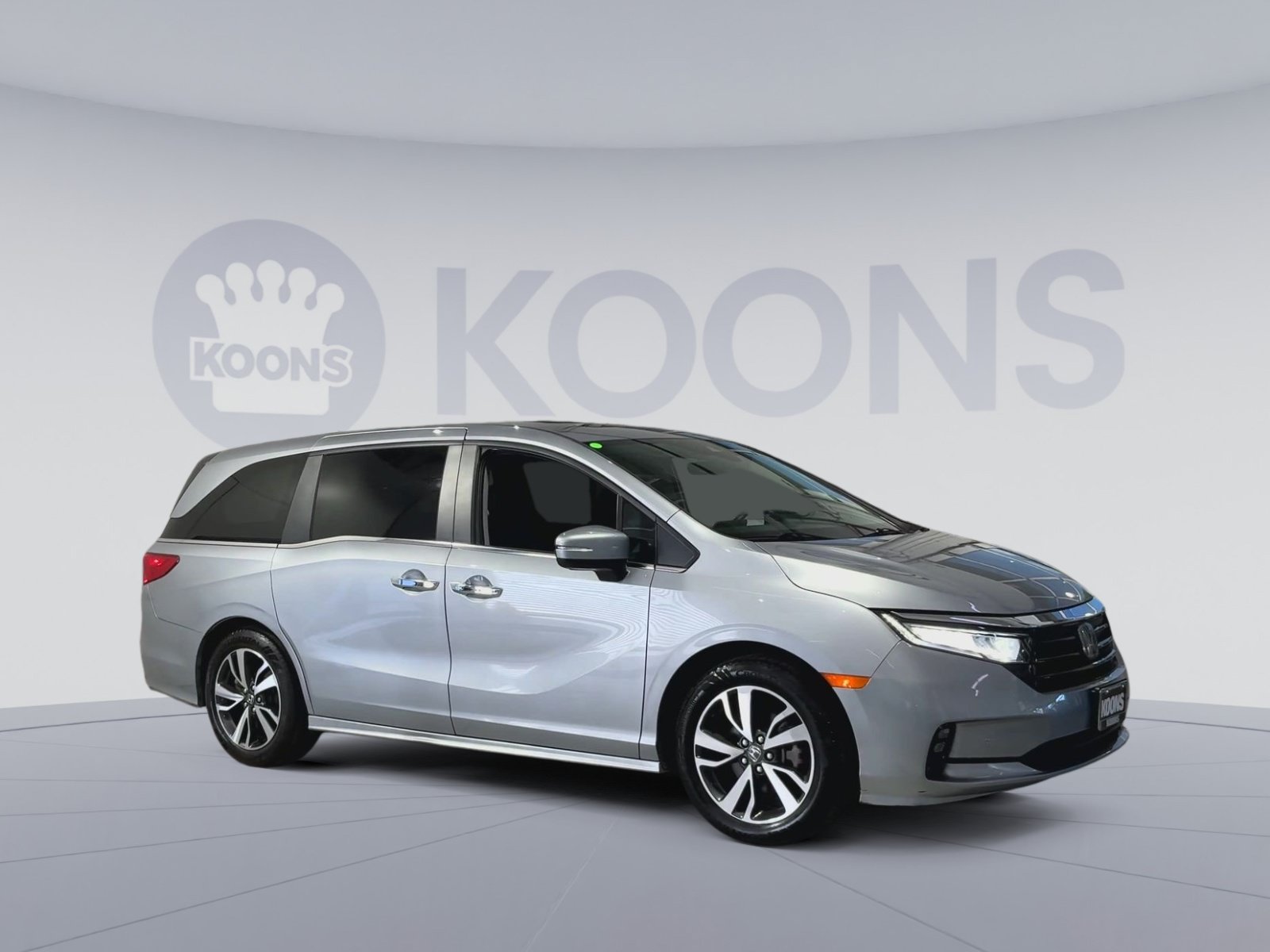 Used 2024 Honda Odyssey Touring image 2