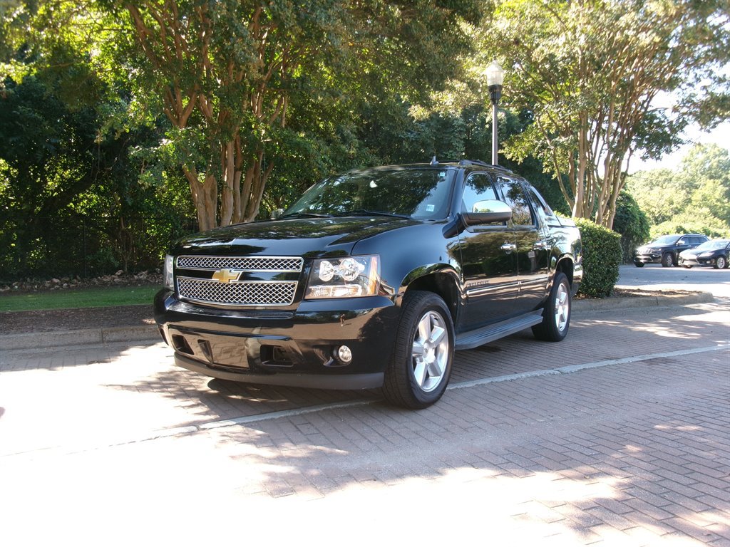 Used 2013 Chevrolet Avalanche LTZ