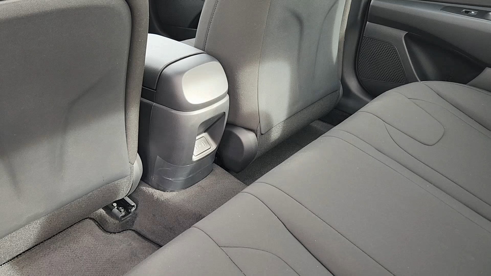 New 2026 Hyundai Elantra Blue image 16