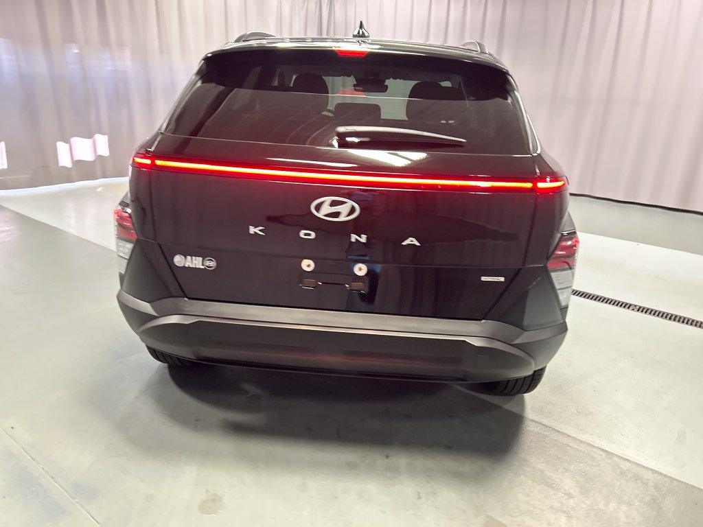 Used 2025 Hyundai Kona SEL AWD/4WD image 6
