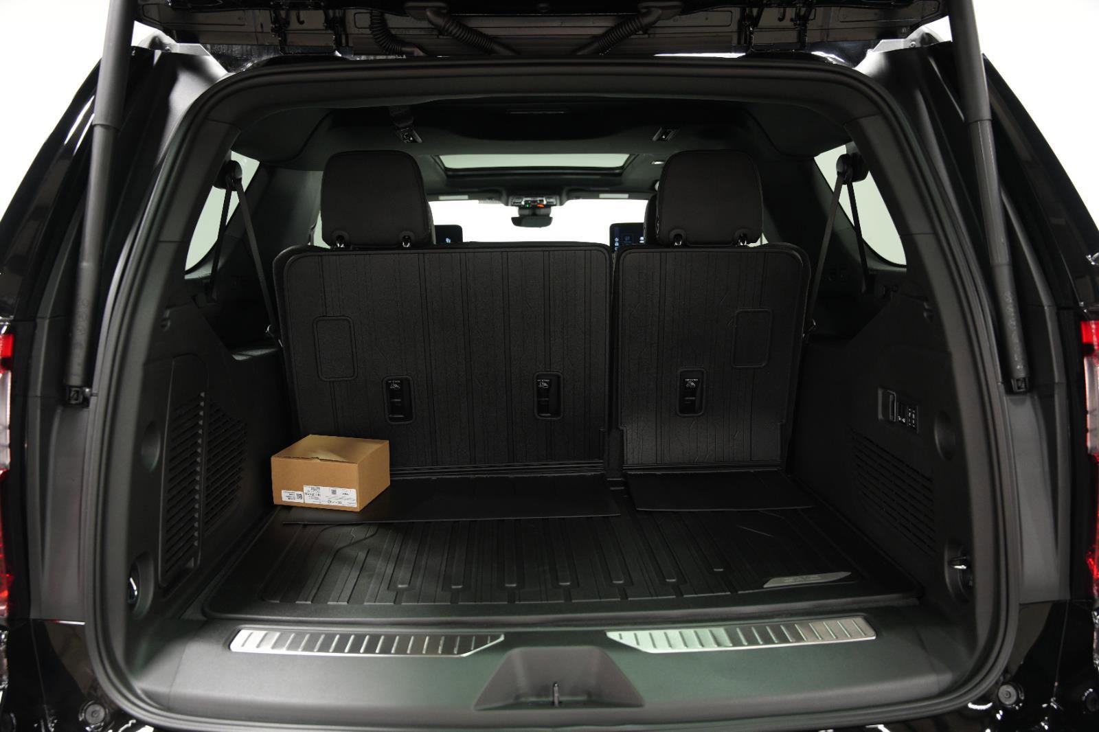 New 2026 GMC Yukon XL AT4 w/ AT4 Premium Plus Package AWD/4WD image 15