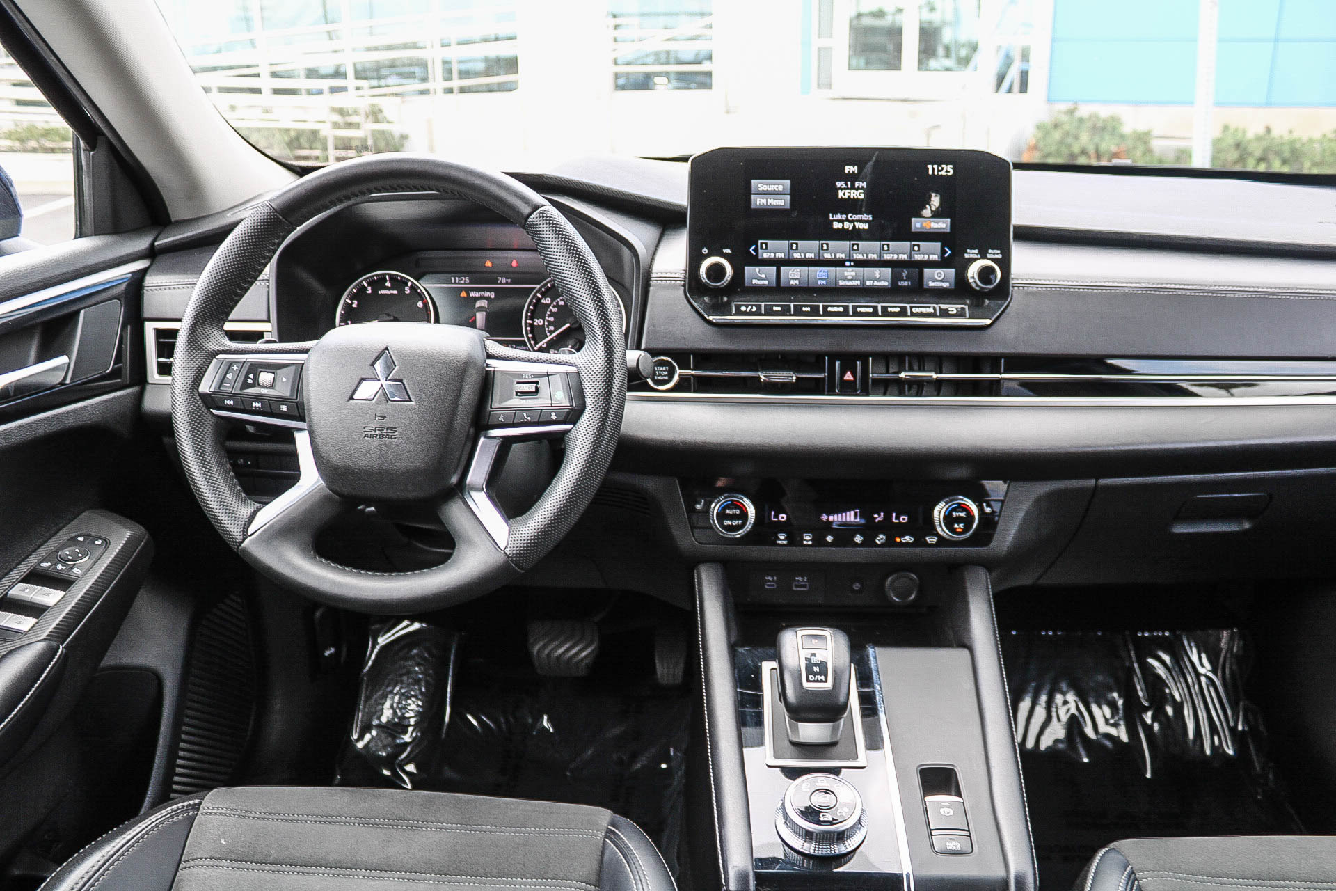 Used 2024 Mitsubishi Outlander SE AWD/4WD image 14