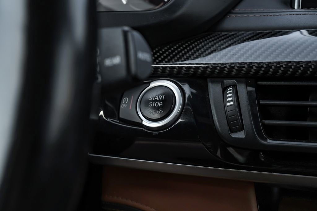 Used 2017 BMW X5 M AWD/4WD image 19