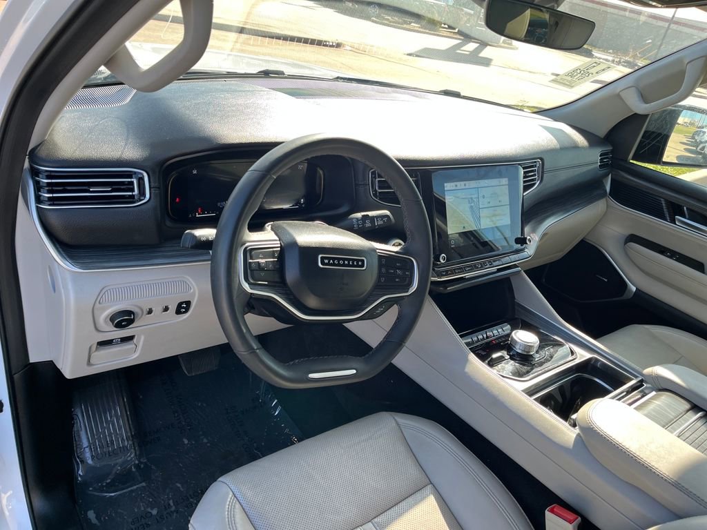 Used 2023 Jeep Wagoneer L Series II image 12