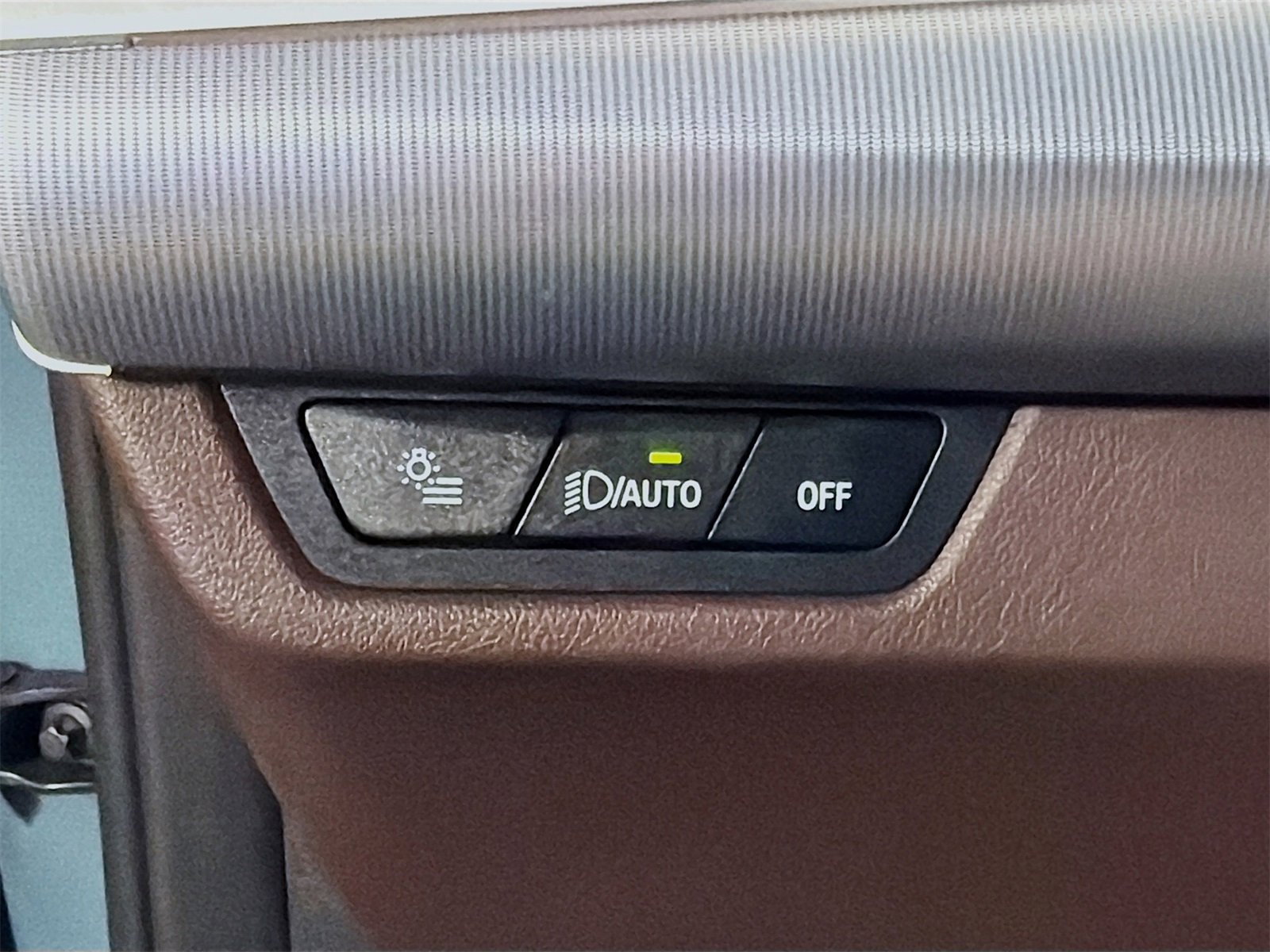 Used 2024 BMW X2 xDrive28i w/ Premium Package image 11