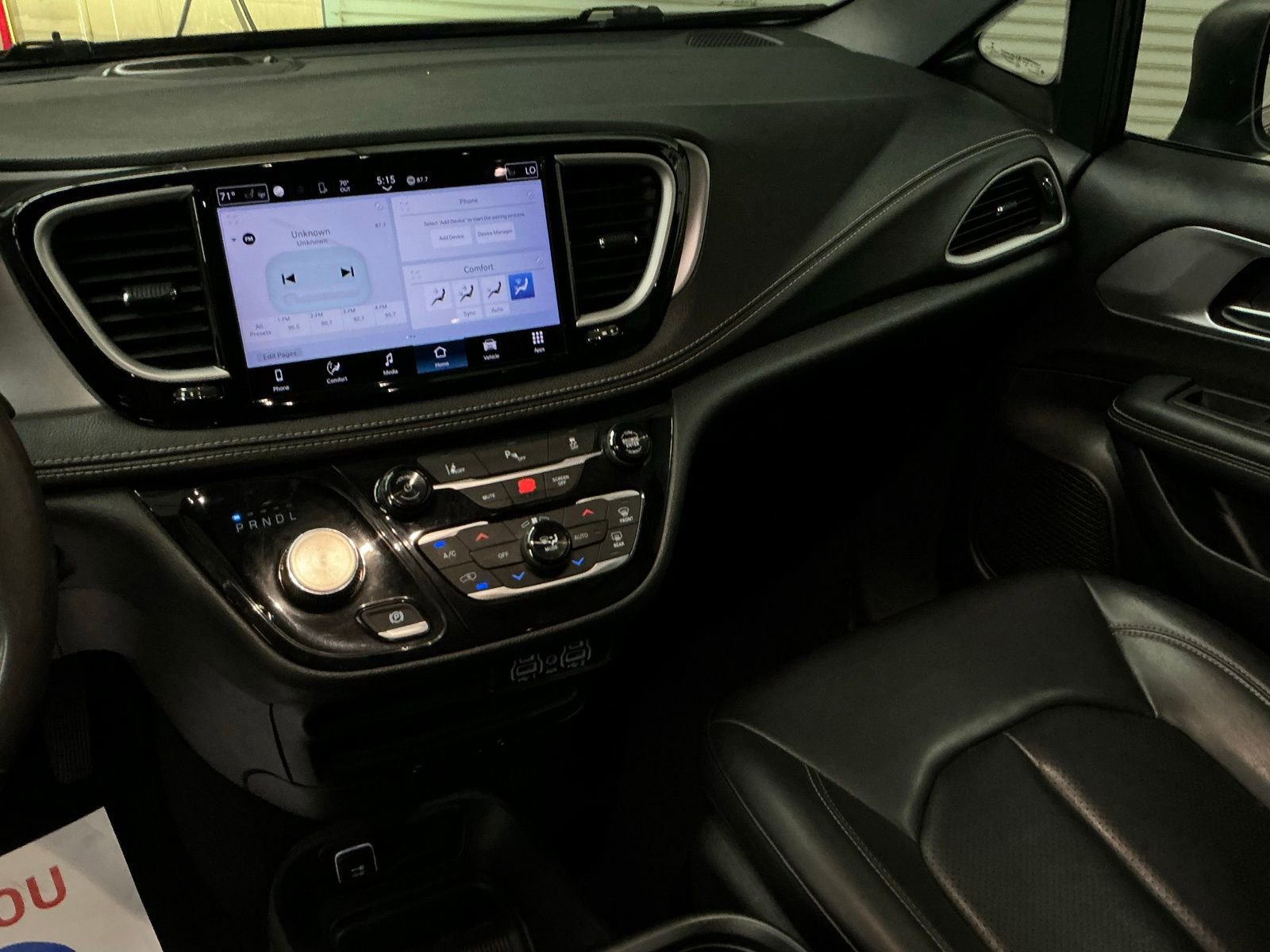 Used 2023 Chrysler Pacifica Touring-L w/ S Appearance Package image 24