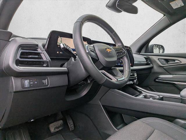 Certified 2025 Chevrolet Traverse LT w/ Driver Confidence Package image 10