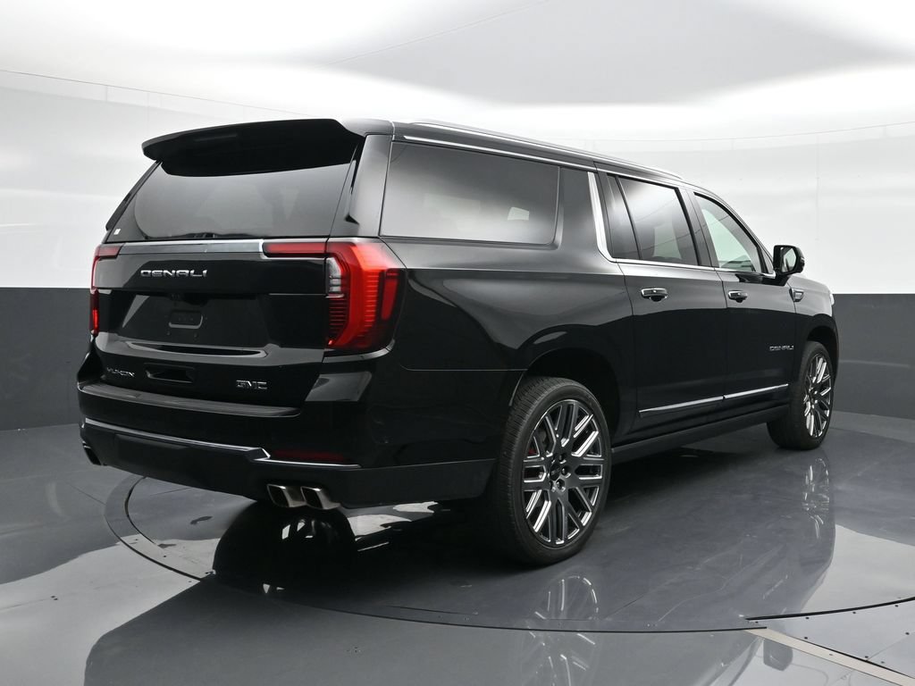 Used 2025 GMC Yukon XL Denali Ultimate AWD/4WD image 5