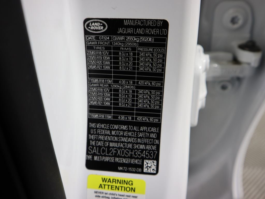 Used 2025 Land Rover Discovery Sport Dynamic SE image 36