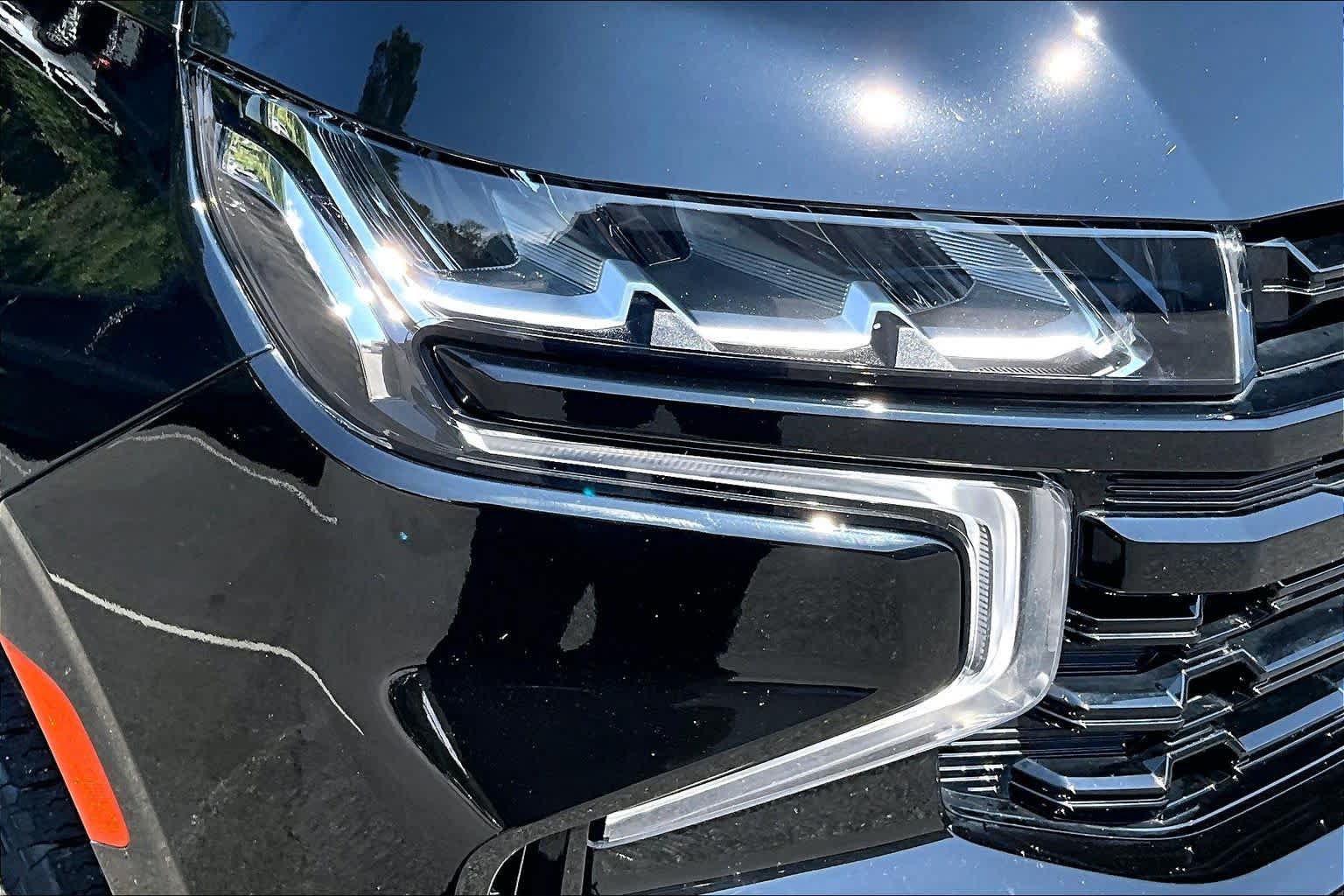 Used 2023 Chevrolet Suburban Z71 w/ Off-Road Capability Package AWD/4WD image 28