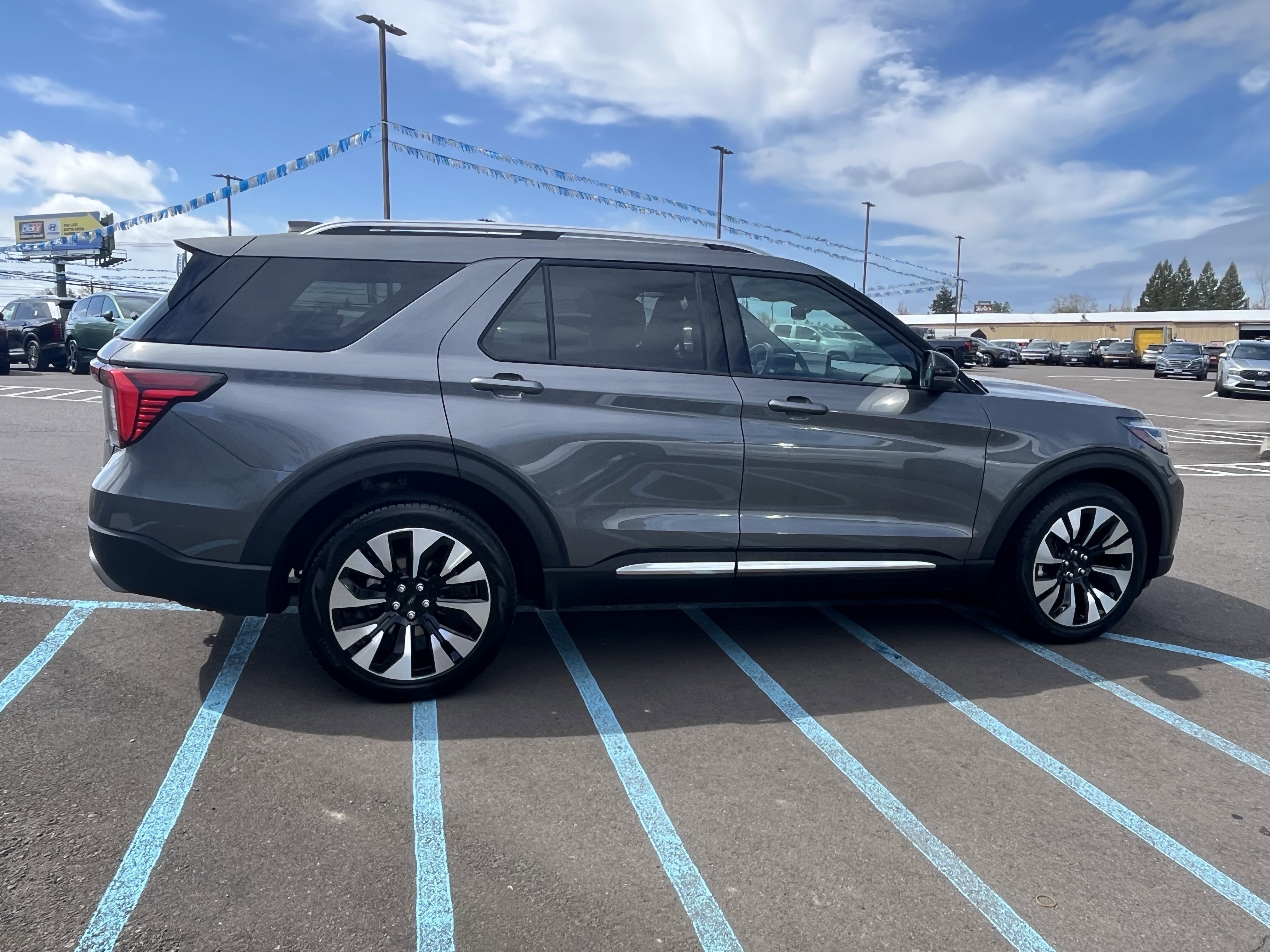 Used 2025 Ford Explorer Platinum w/ LUX Leather Package image 6