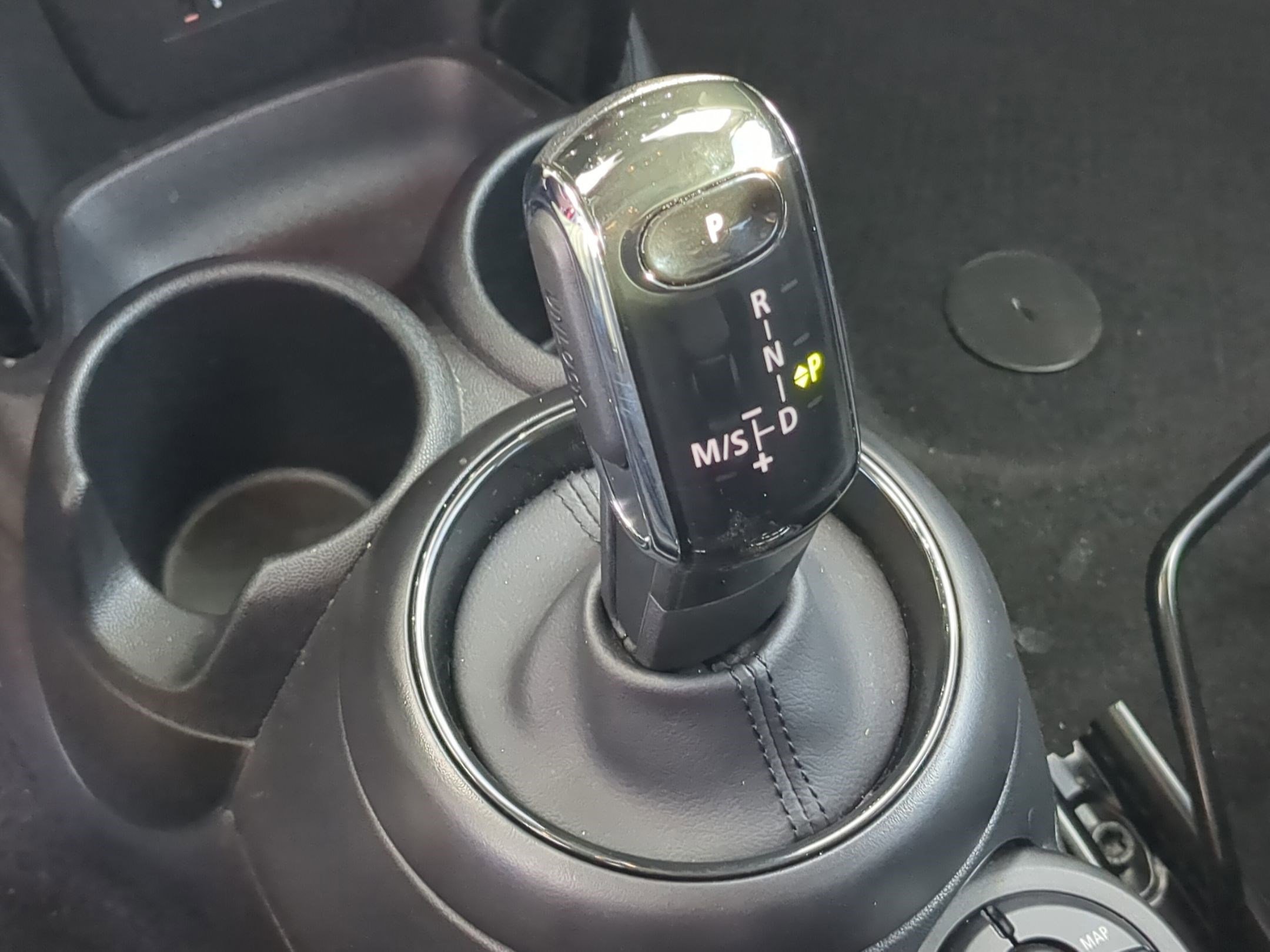 Used 2024 MINI Cooper 4-Door Hardtop image 26