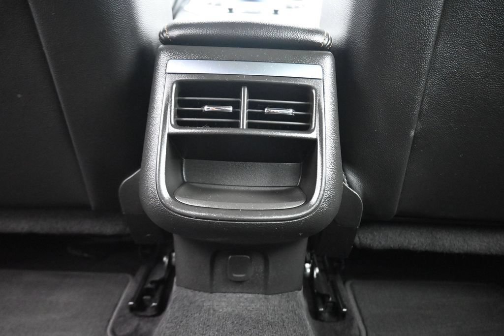 Used 2019 Chevrolet Impala LT FWD image 32