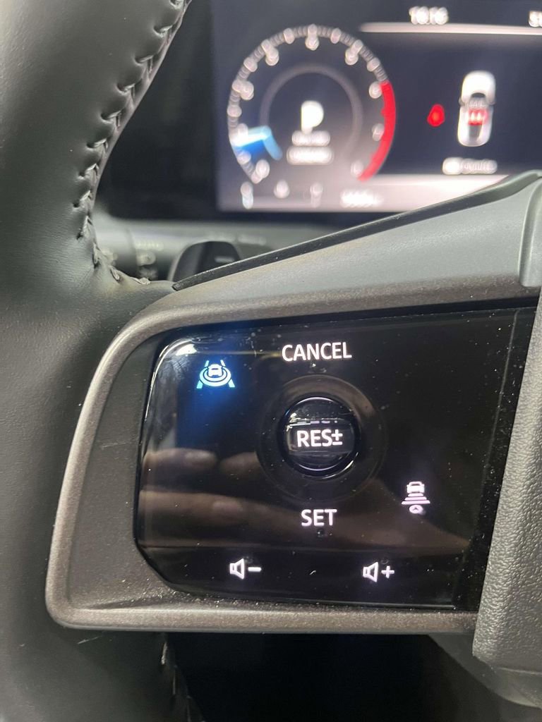 Certified 2025 Nissan Murano SV image 23