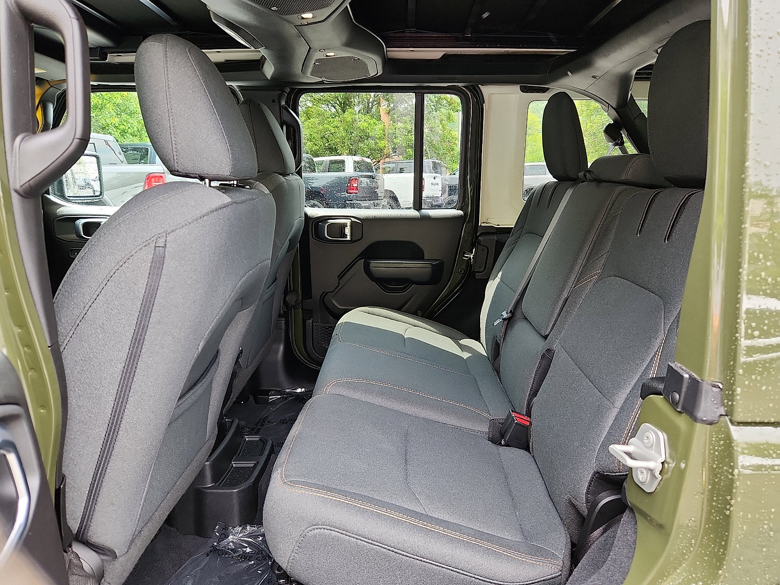 Certified 2024 Jeep Wrangler Unlimited AWD/4WD image 10
