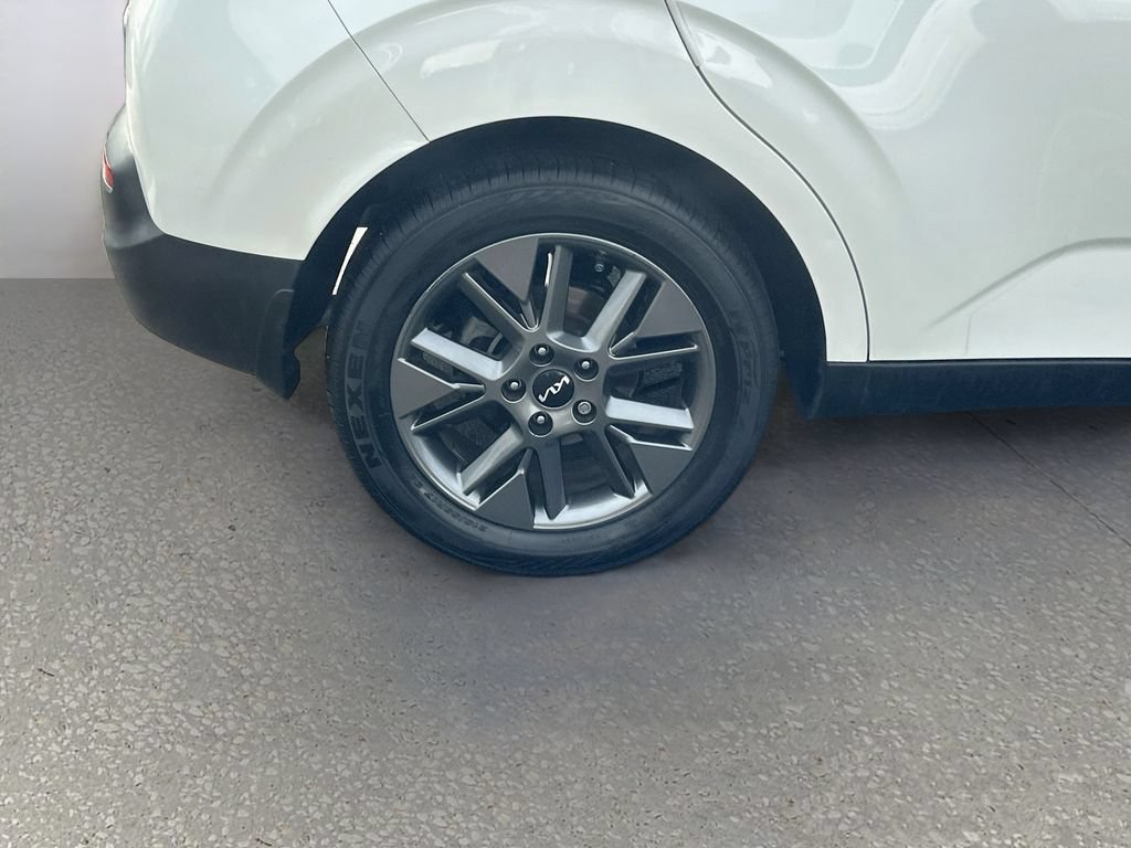 Certified 2022 Kia Soul EX FWD image 31