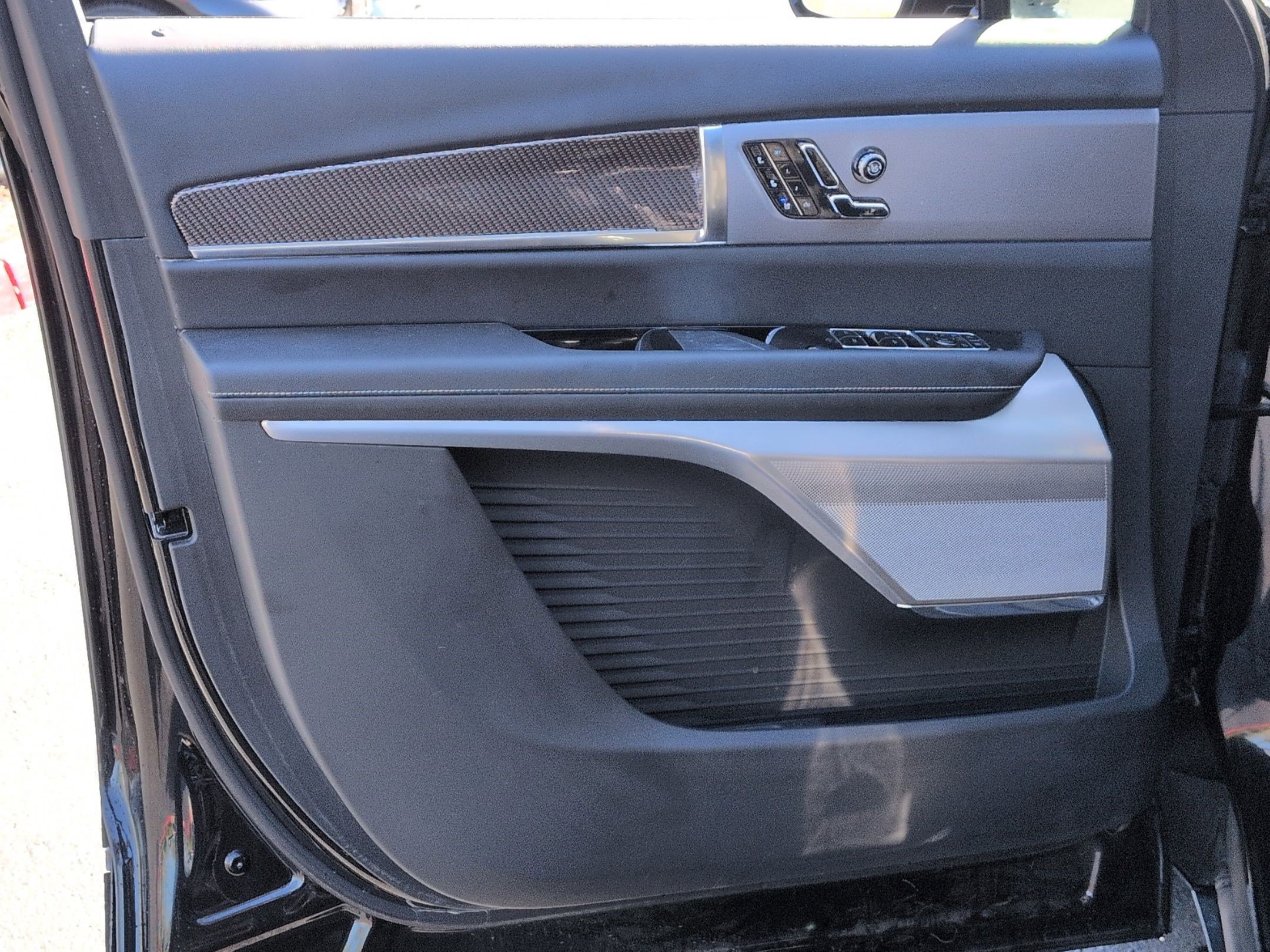 Used 2026 Cadillac Vistiq Sport w/ LPO, Floor Liner Package AWD/4WD image 14