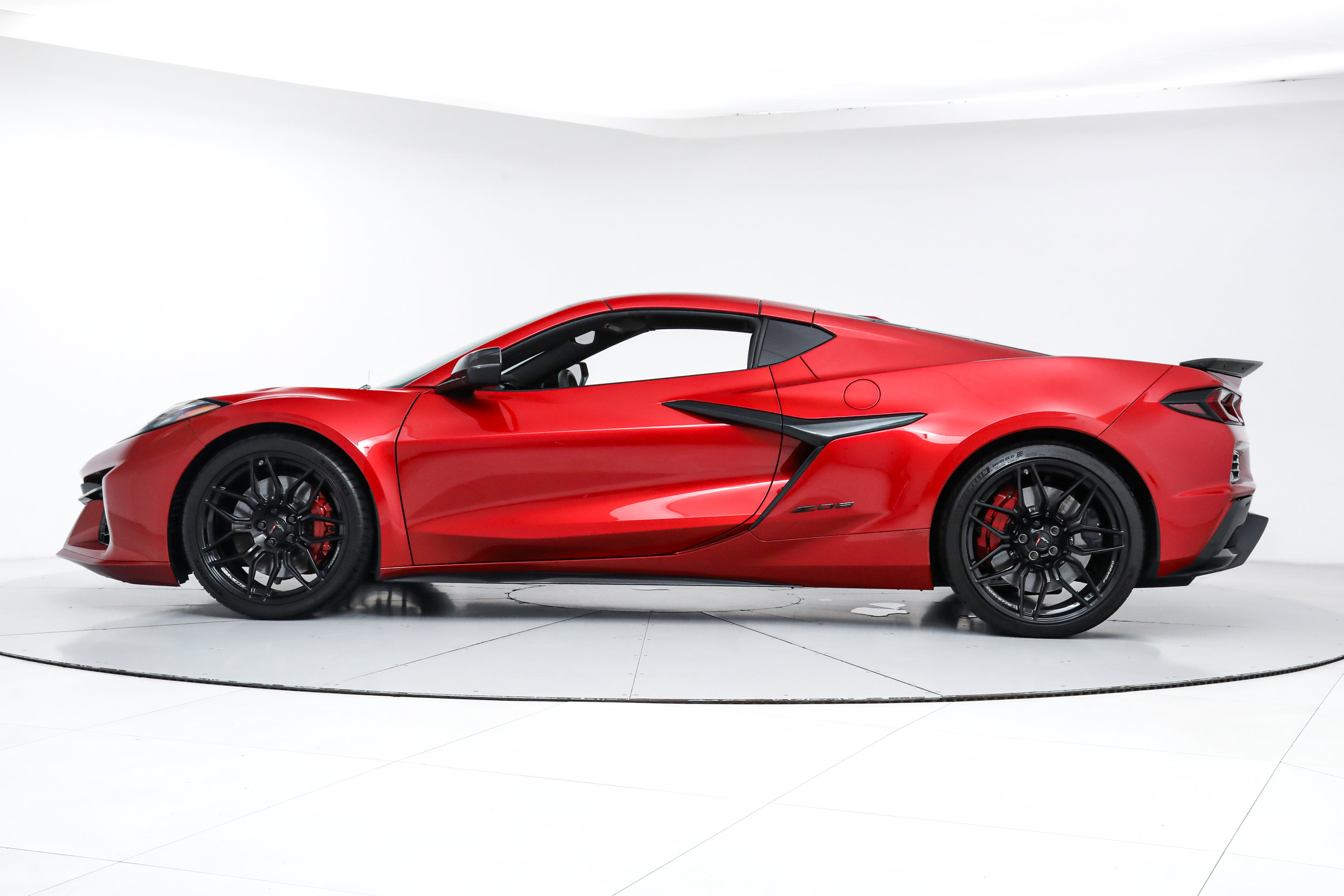Used 2025 Chevrolet Corvette Z06 w/ Stealth Interior Trim Package image 3