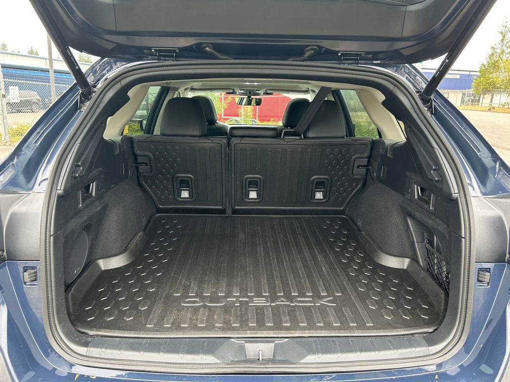 Used 2025 Subaru Outback Limited image 24