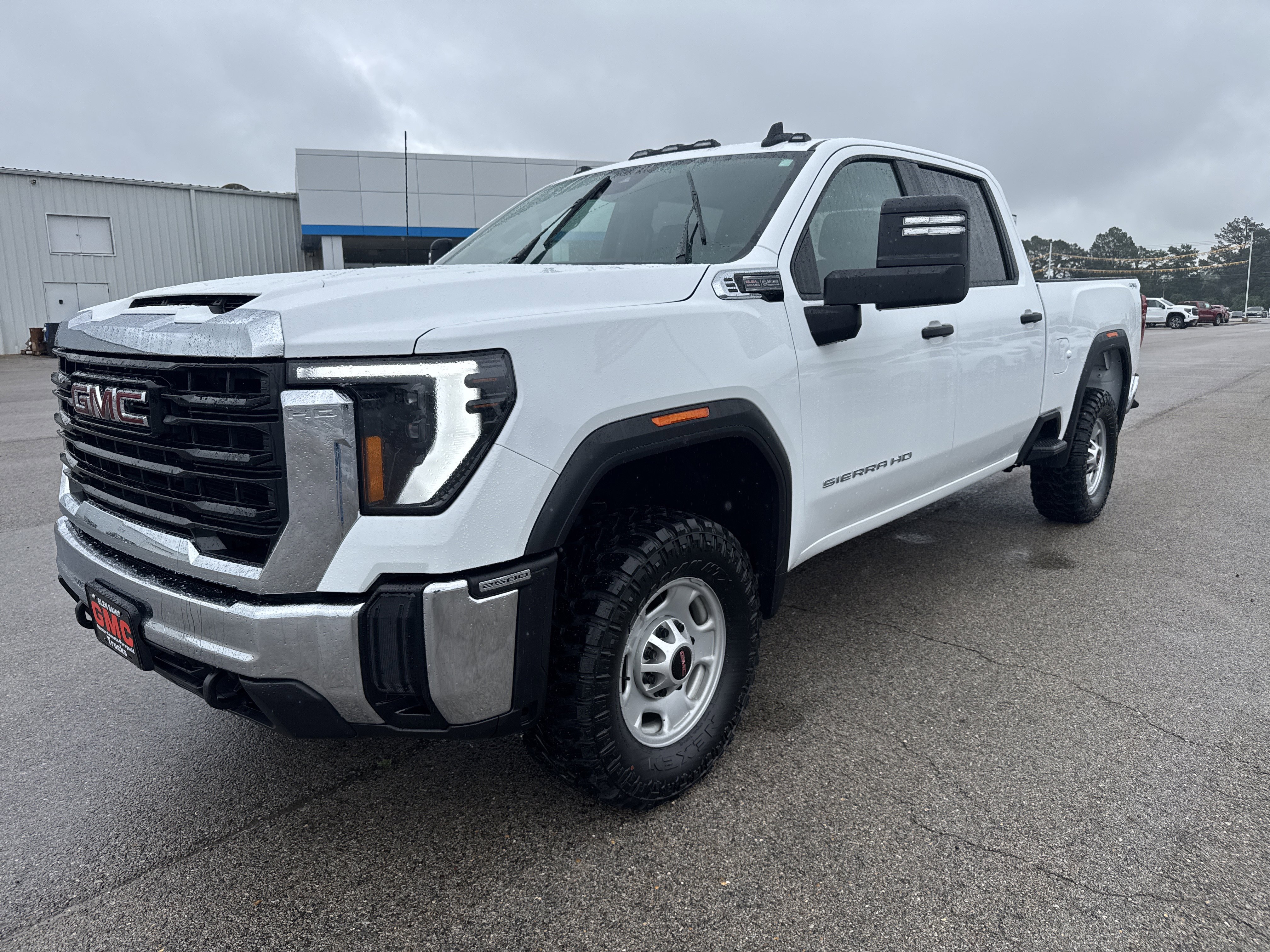 Used 2024 GMC Sierra 2500 Pro AWD/4WD image 1