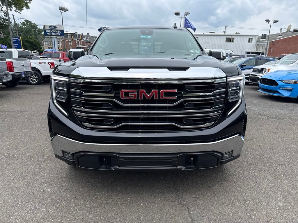 Used 2022 GMC Sierra 1500 SLT w/ SLT Convenience Package AWD/4WD image 2