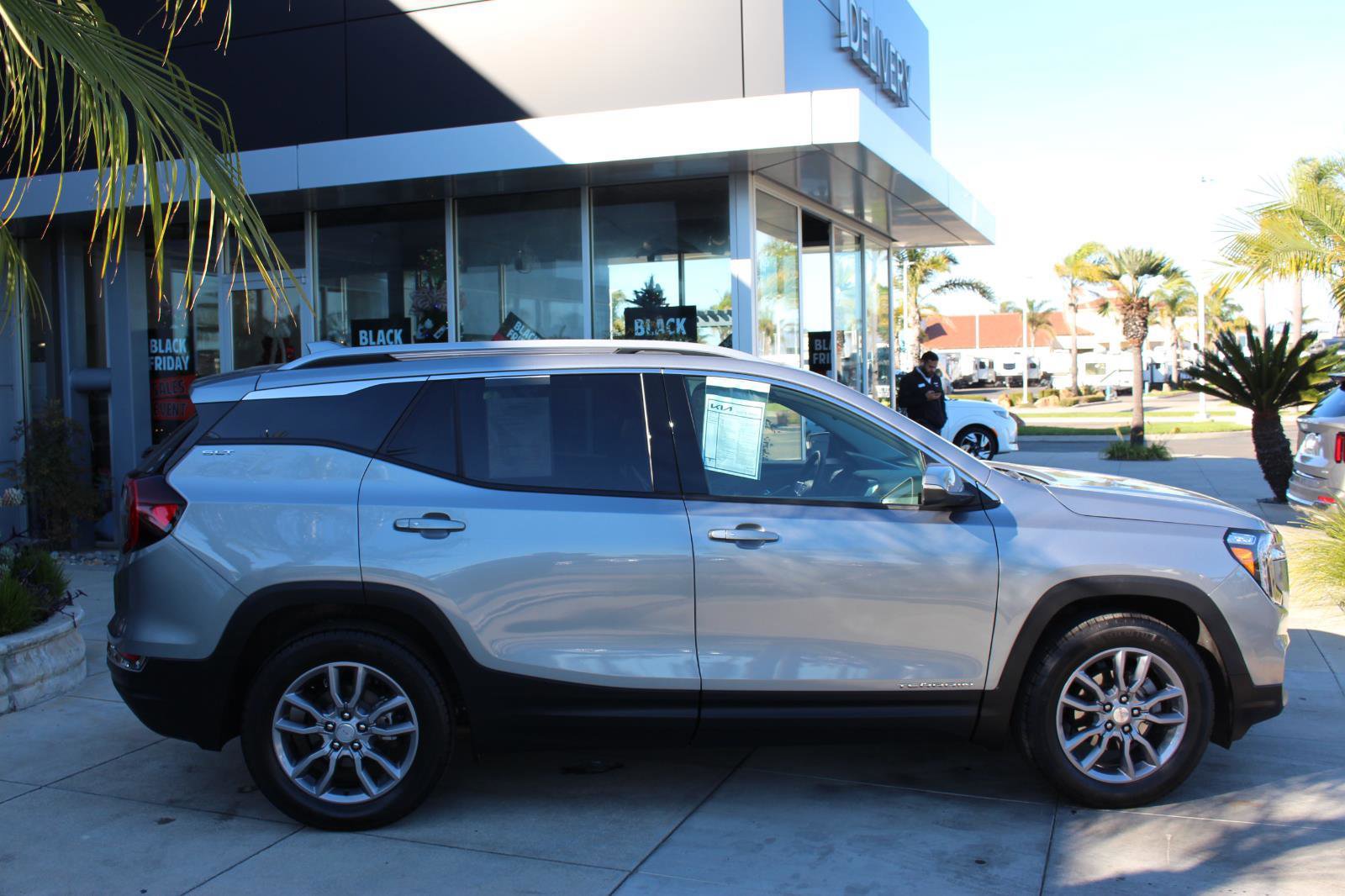 Used 2024 GMC Terrain SLT image 10