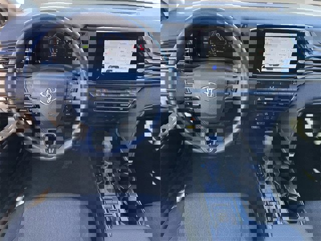 Used 2025 Toyota Camry LE image 12