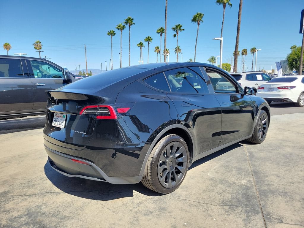 Used 2023 Tesla Model Y Long Range AWD/4WD image 4