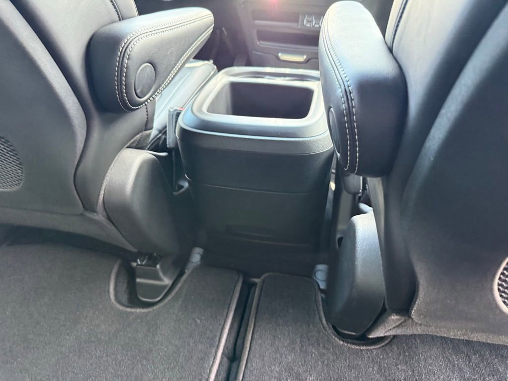 Used 2025 Chrysler Pacifica Select FWD image 37