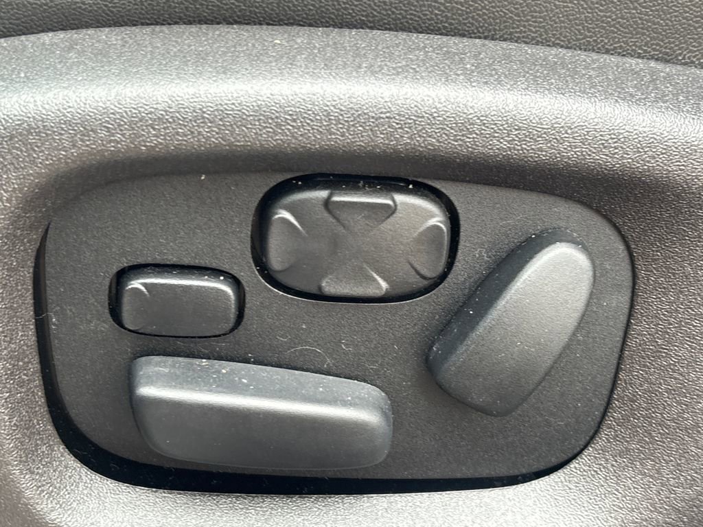 Used 2014 Lincoln MKS w/ Equipment Group 101A image 7