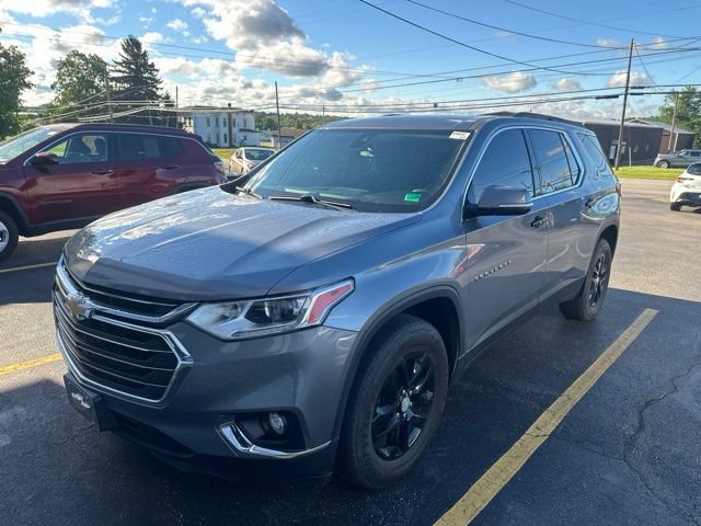 Used 2020 Chevrolet Traverse LT w/ Driver Confidence II Package AWD/4WD image 3