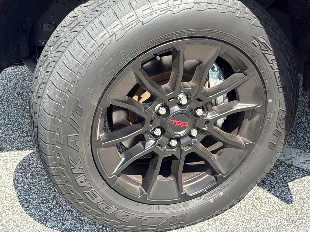 Used 2023 Toyota Tundra Limited w/ Power Package RWD image 5