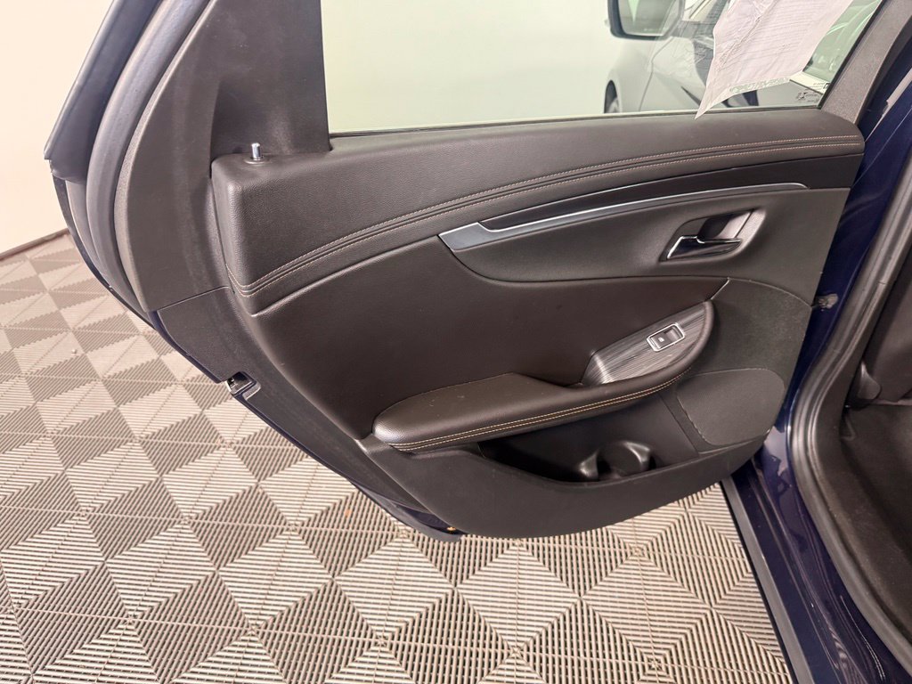 Used 2018 Chevrolet Impala LT FWD image 18