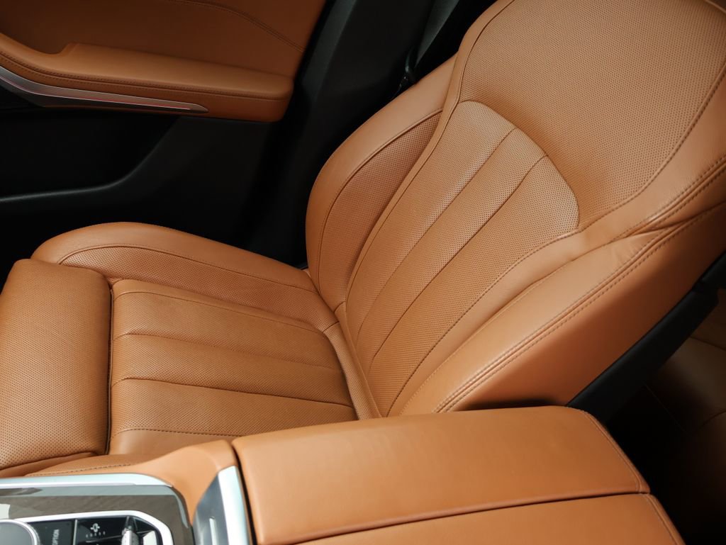 Used 2022 BMW X5 xDrive45e w/ Luxury Seating Package image 27