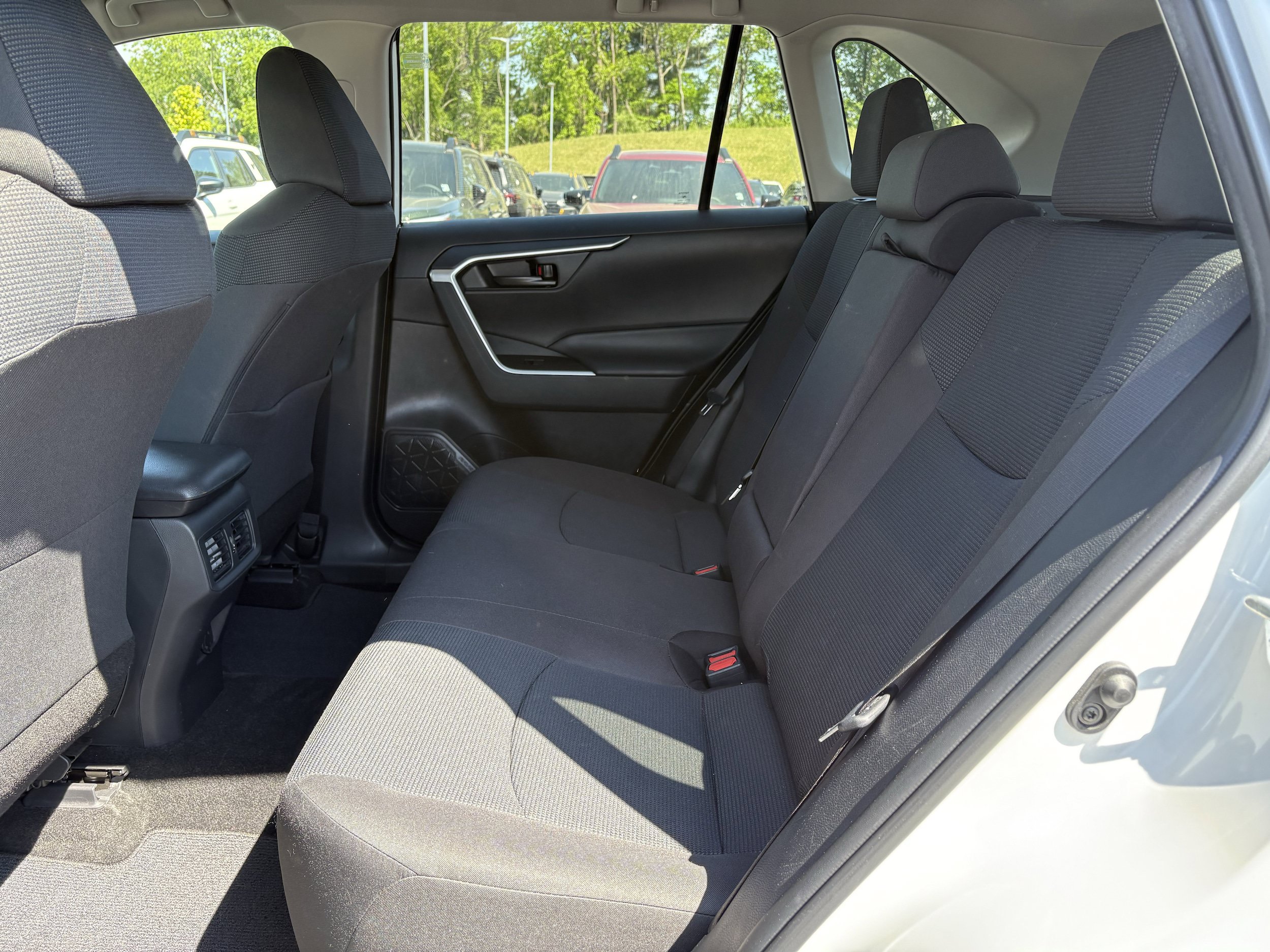 Used 2023 Toyota RAV4 LE FWD image 31