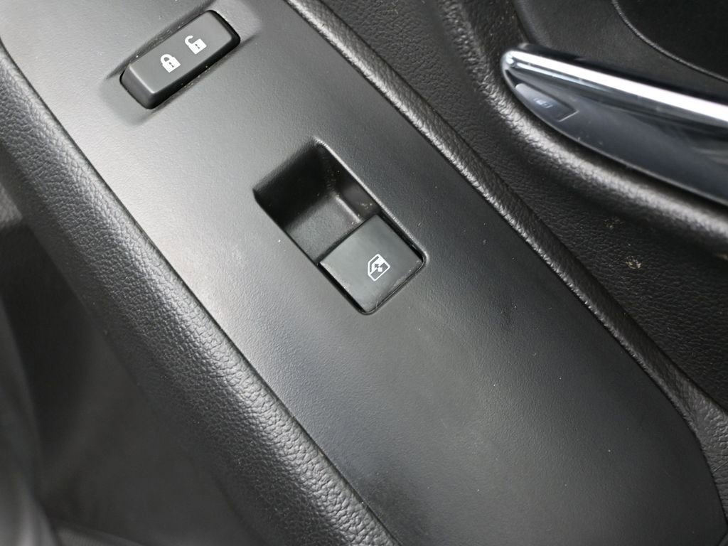 Used 2020 Chevrolet Trax LT w/ LT Convenience Package image 41