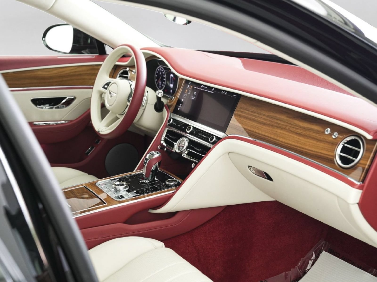 Used 2023 Bentley Flying Spur V8 AWD/4WD image 45