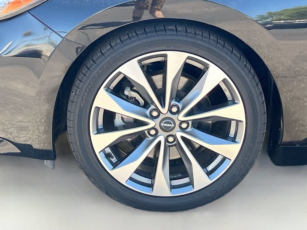 Used 2023 Nissan Maxima Platinum w/ Sport Mat Group FWD image 33
