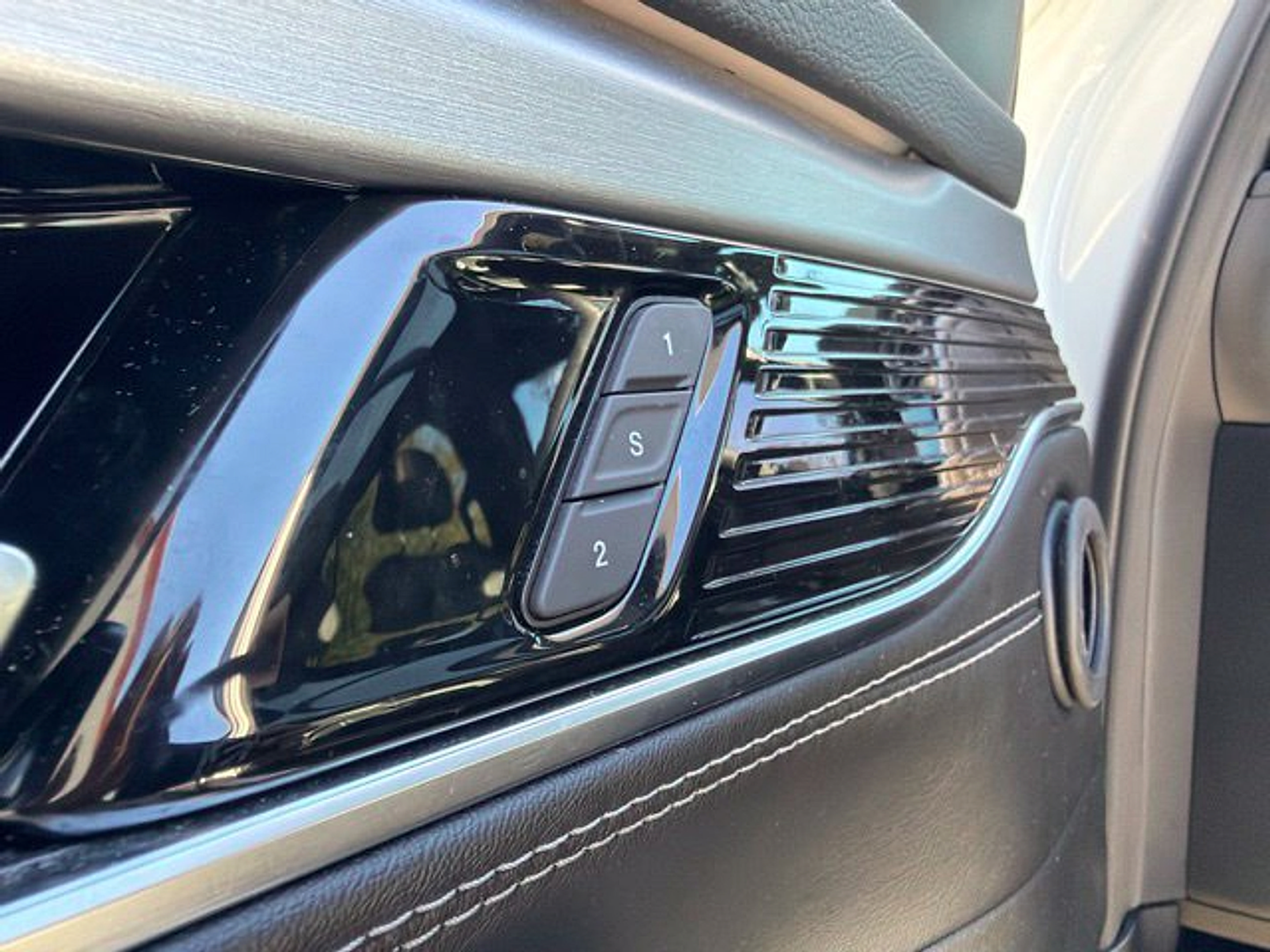 Used 2023 Jeep Wagoneer Series II AWD/4WD image 36