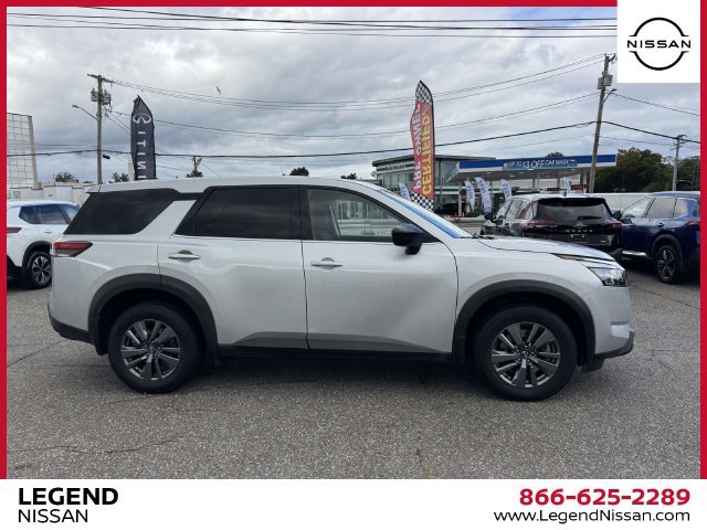 Used 2024 Nissan Pathfinder S AWD/4WD image 5