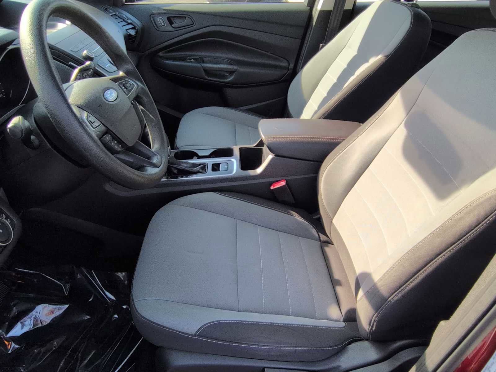 Used 2019 Ford Escape S image 10